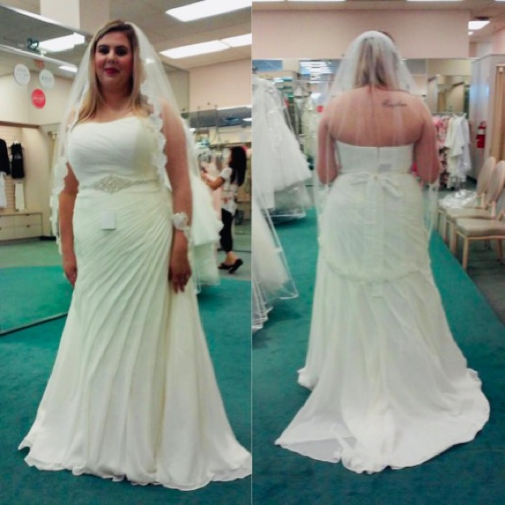 Wedding Dress,Corset, Sash,Veil & Unopened Garter